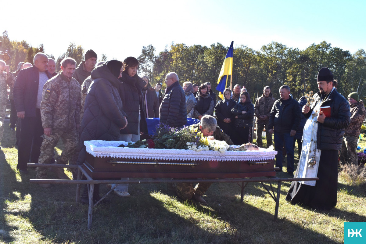Смерть спіткала не на полі бою, а на відносно мирній території: на Волині попрощались з Героєм Іваном Андрусиком