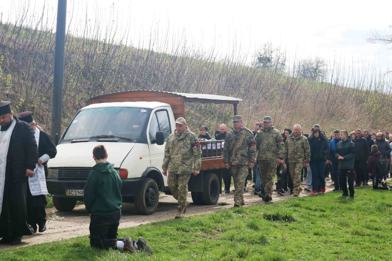 Помер у лавах ЗСУ: на Волині в останню дорогу провели Героя Олександра Горотя