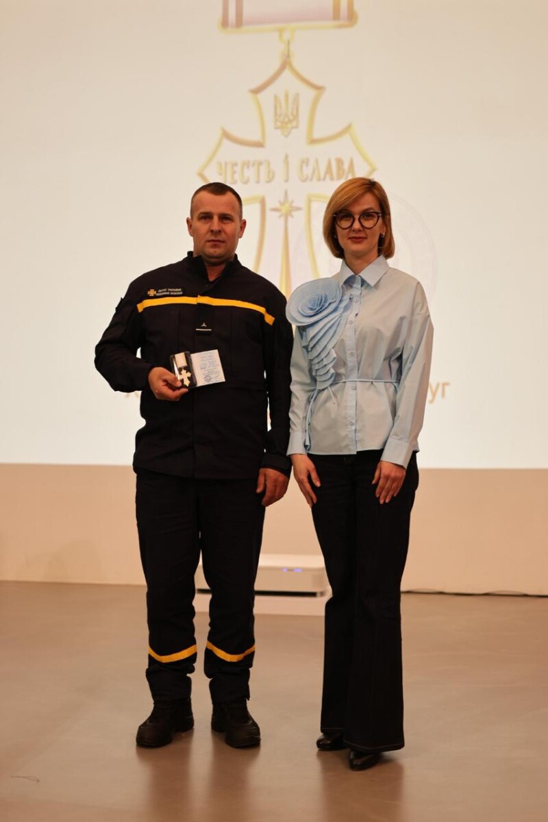 «Герої без зброї»: у Луцьку вручили почесні відзнаки людям, які щодня рятують і допомагають