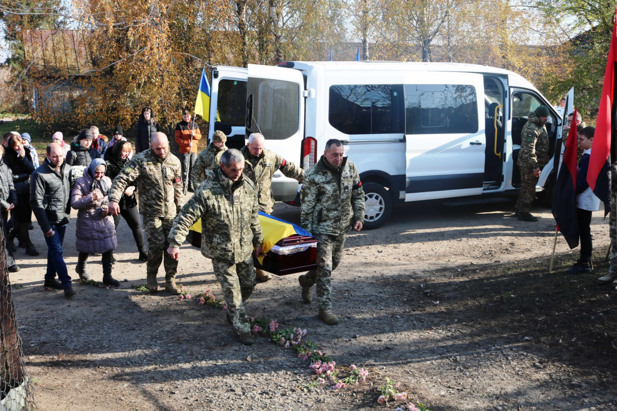 Війна забрала життя батька й сина: на Волині попрощалися з 22-річним спецпризначенцем Назаром Кравчуком