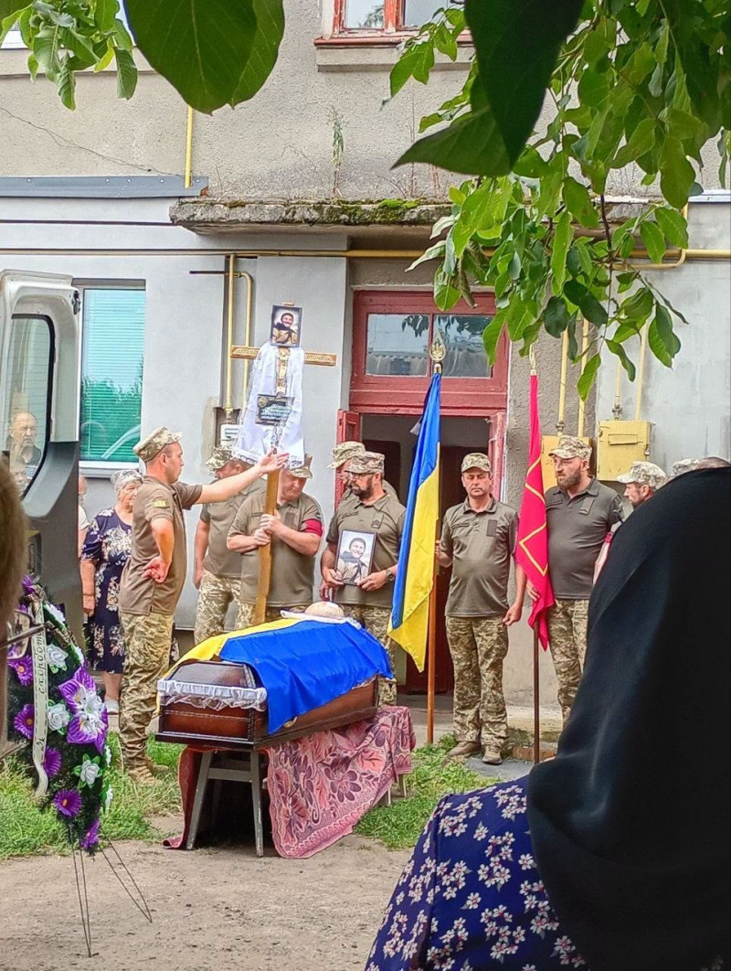 Загинув у січні: на Волині попрощалися із воїном В’ячеславом Мотикою