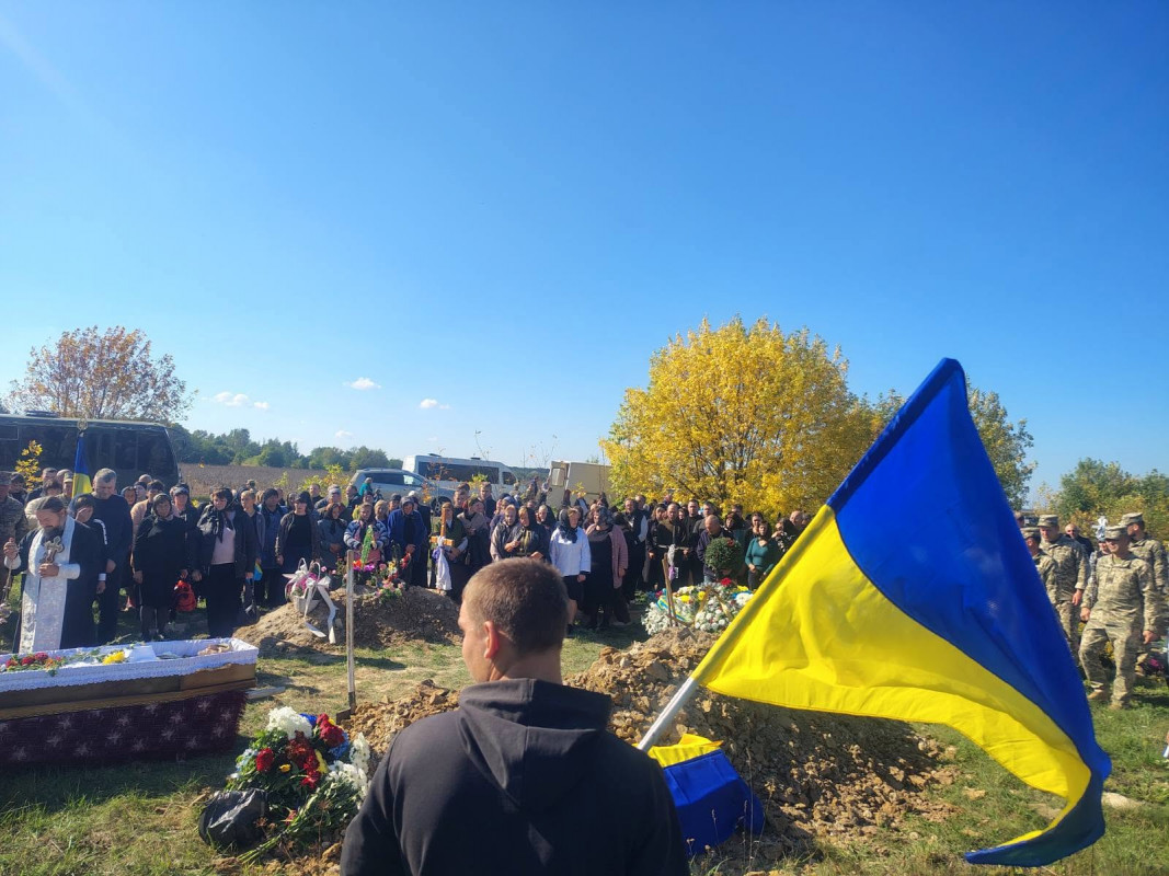 Йому назавжди 29: на Волині провели в останню путь Героя Дмитра Різника
