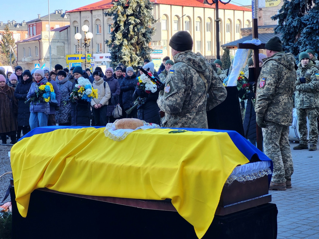 Перед загибеллю сказав «Якщо цього разу зникну, то вже не знайдете»: на Волині поховали молодого Героя Романа Ващука