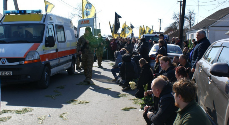 У громаді на Волині попрощалися із 23-річним розвідником «Азова» Назаром Поліщуком