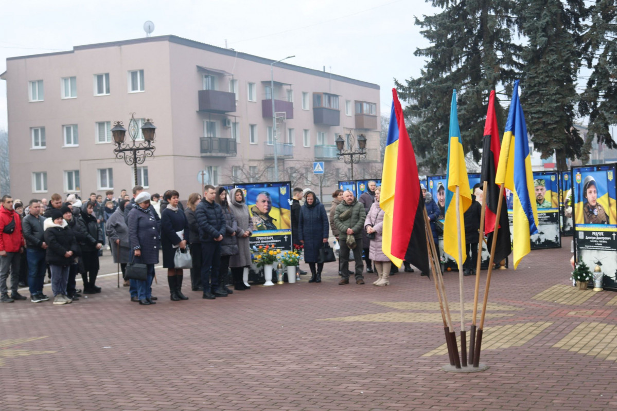 На Волині у пам’ять про воїнів-земляків відкрили та освятили банери з їхніми іменами