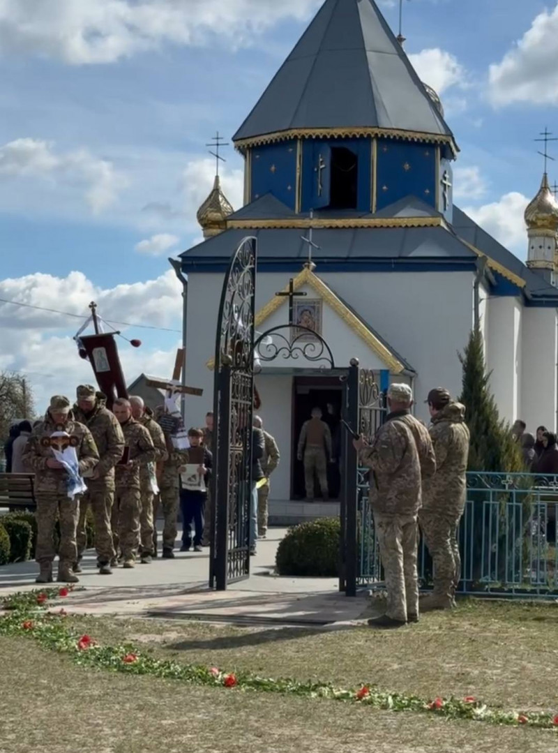 На Великдень був вдома у відпустці, а через тиждень повідомили про загибель: на Волині поховали 24-річного Героя Михайла Олексюка