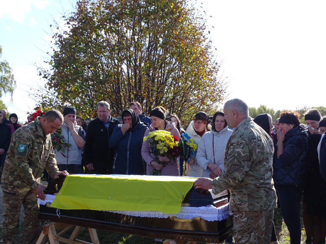 Волинь втратила ще одного воїна: в останню земну дорогу провели Героя Миколу Ковальчука