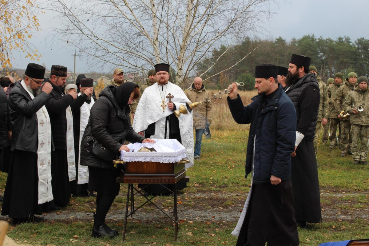 Завтра йому мало виповнитися 55 років: на Волині попрощалися із захисником Василем Савичем