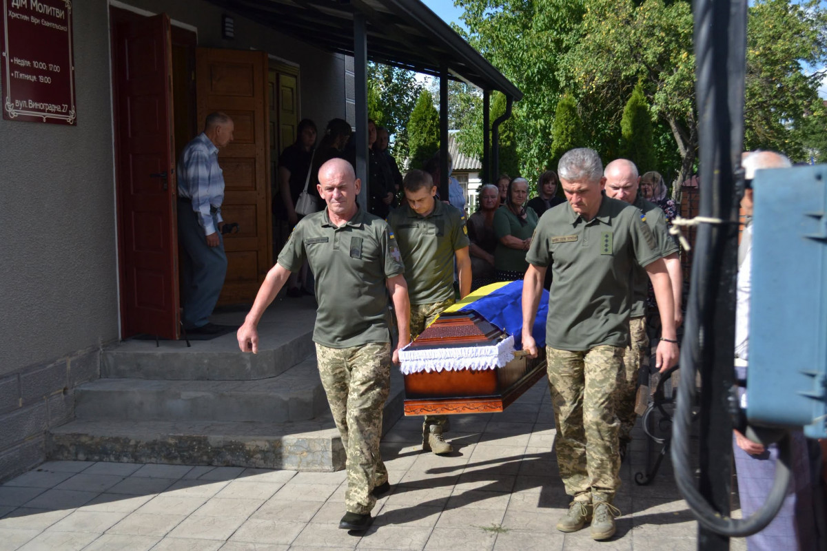 Понад рік вважався зниклим безвісти: на Волині поховали Героя Сергія Павловського