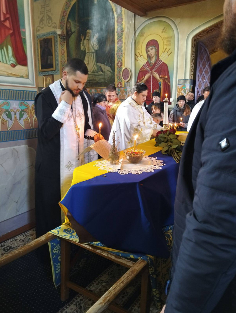 Довгий час вважався безвісти зниклим: на Волині в останню путь провели Героя Віталія Бомазюка
