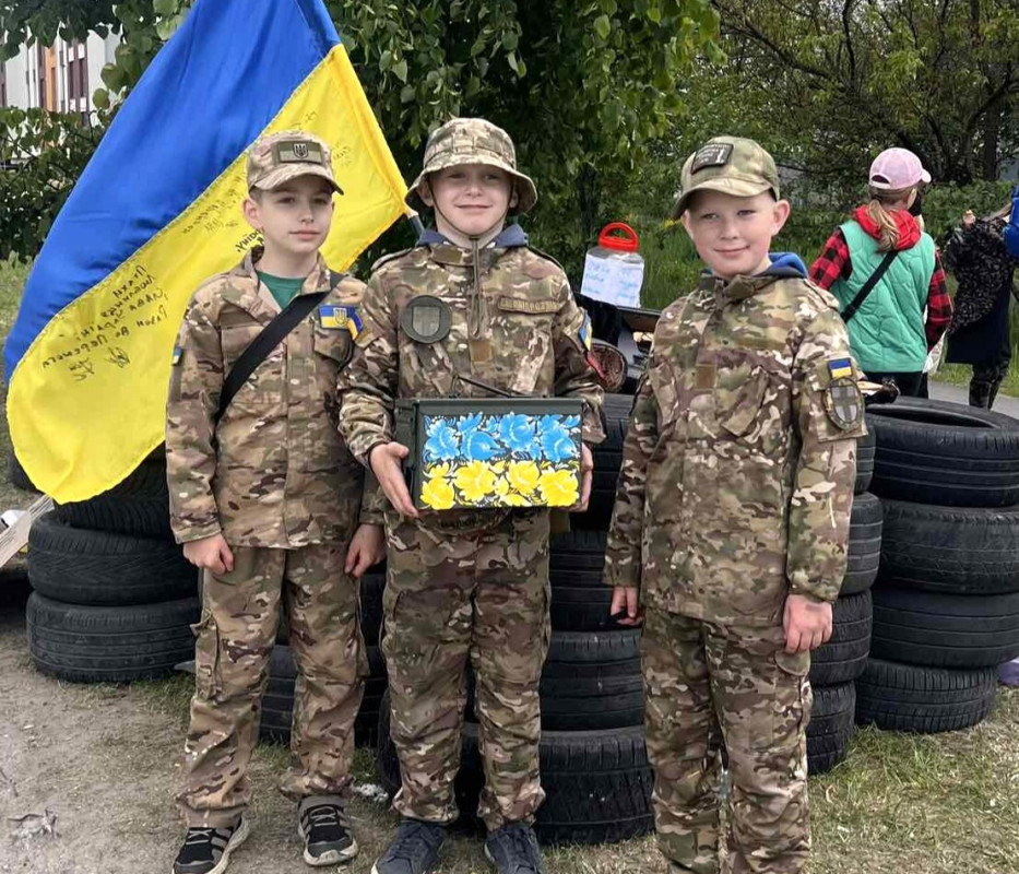 Канікули для допомоги: на Волині діти купили два дрони для захисників України