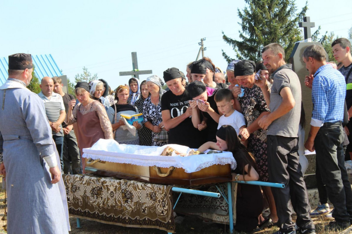 Життя забрала не ворожа куля, а підступна хвороба: на Волині провели в останню путь Віктора Ковальчука