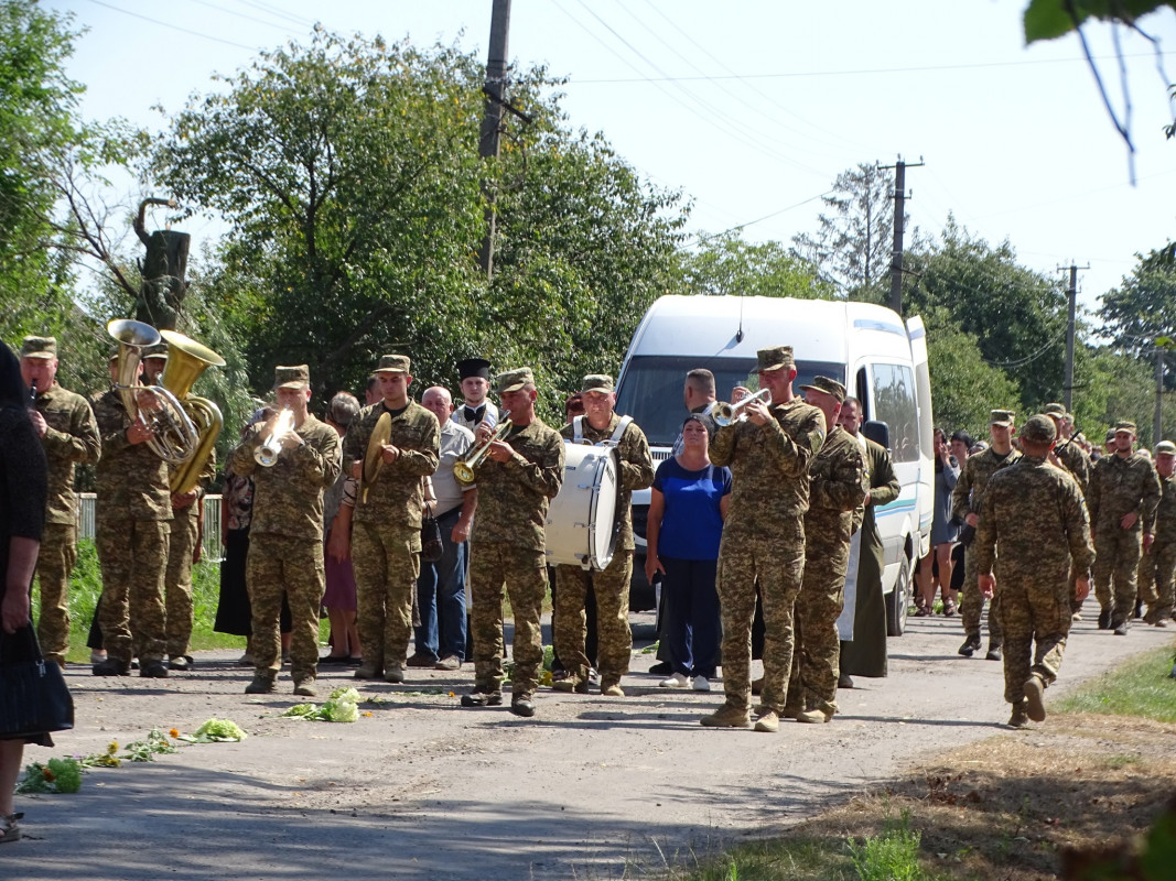 Лікарі боролися за його життя, але серце зупинилося: на Волині поховали 35-річного Сергія Омелянчука
