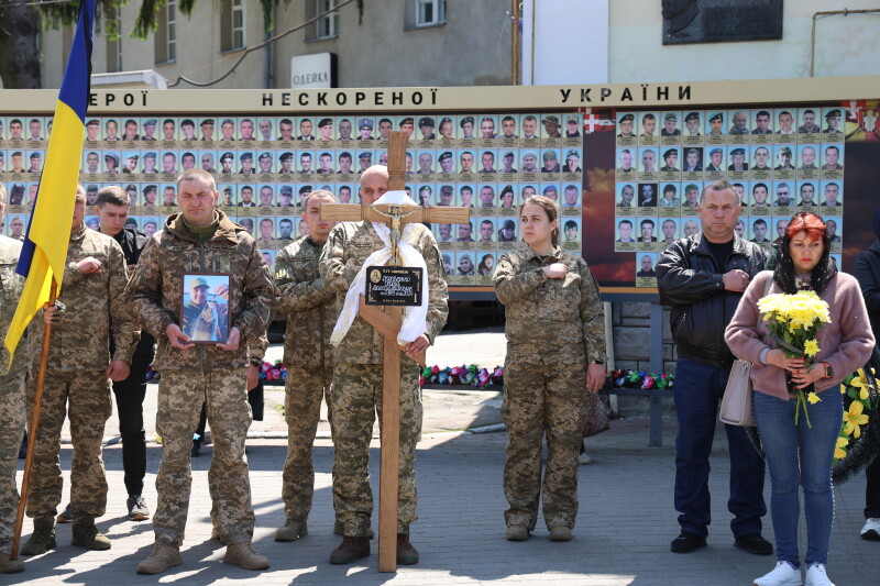 У Луцьку в один день прощалися з трьома Героями - Сергієм Кравченком, Андрієм Крачуновим та Олексієм Каплуном