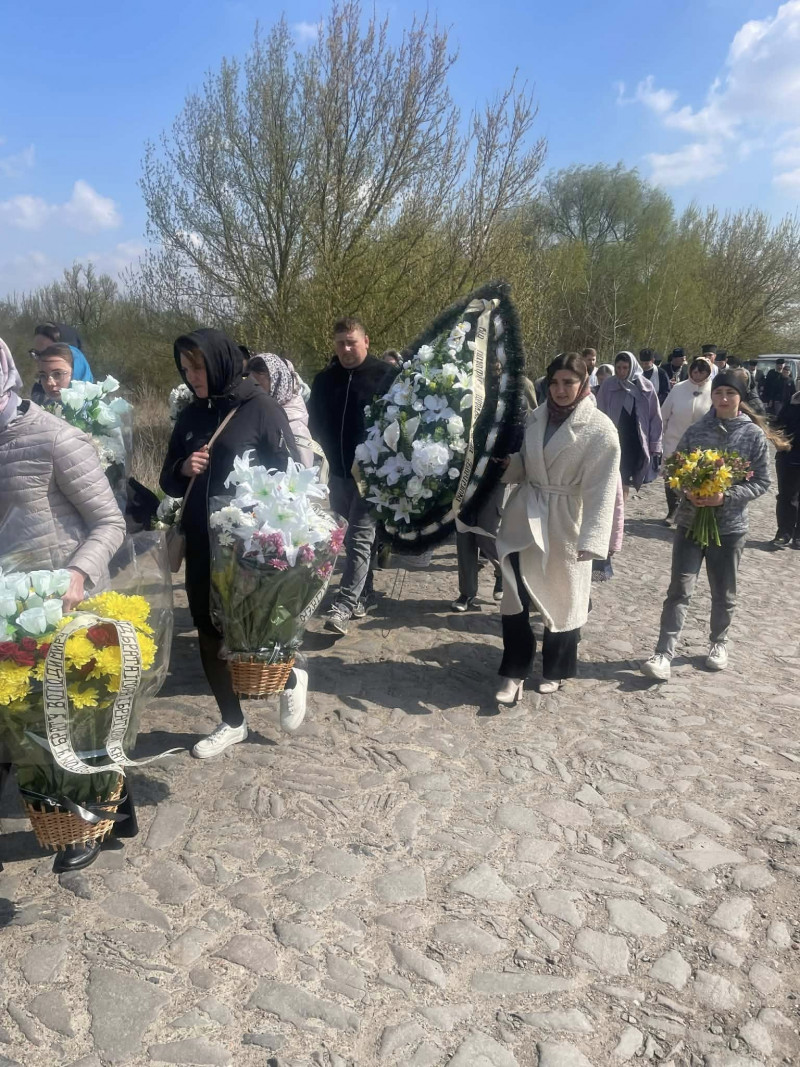 На Волині провели в останню путь священника Володимира Лапінського