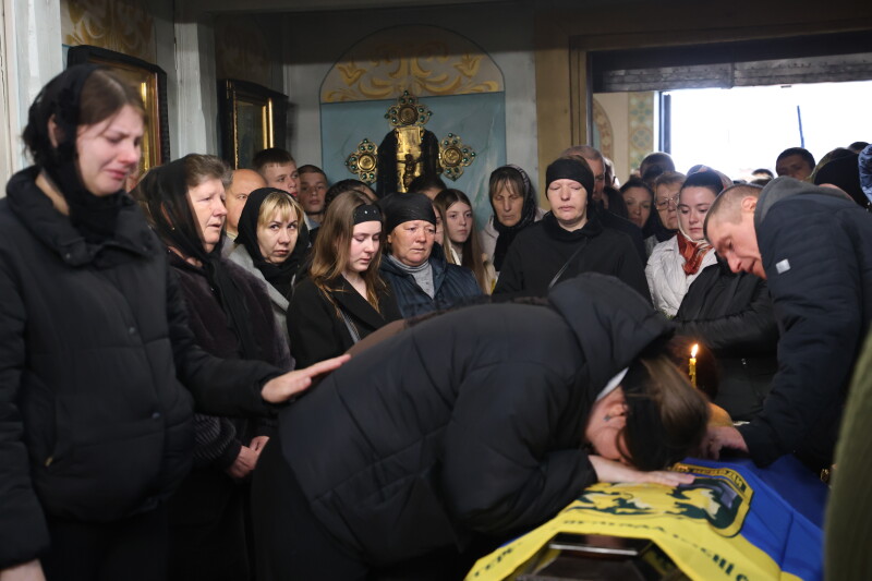 Загинув понад півтора року тому: у Луцькій громаді попрощалися з полеглим Героєм Іваном Матвіюком