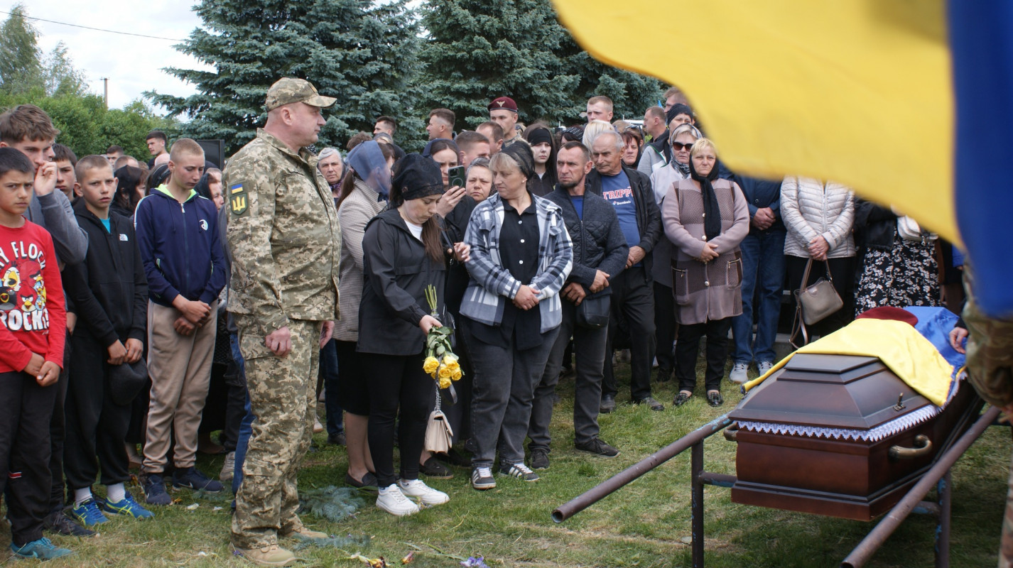 «Врятував побратима ціною власного життя»: на Волині попрощалися з 25-річним Героєм Андрієм Лавренчуком