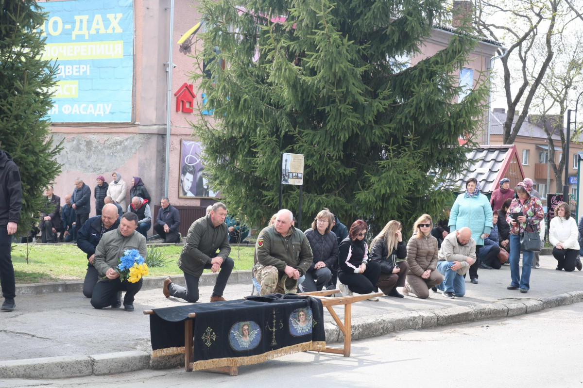 Життя присвятив порятунку інших: на Волині провели в останню дорогу воїна Олександра Батуру