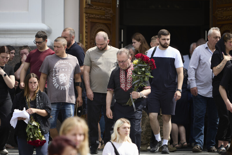 Луцьк у скорботі: місто попрощалося з полеглими воїнами Дмитром Лавренчуком та Олександром Горбачем