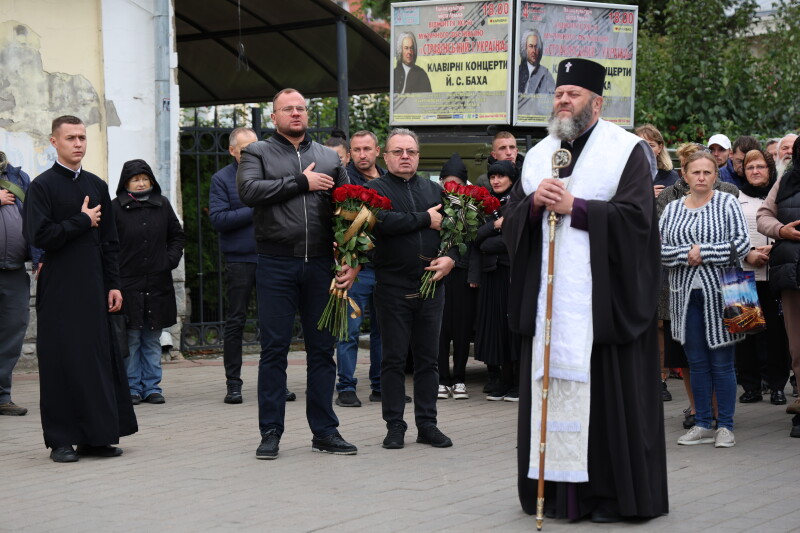 Три прощання в один день: у Луцьку провели в останню дорогу полеглих Героїв