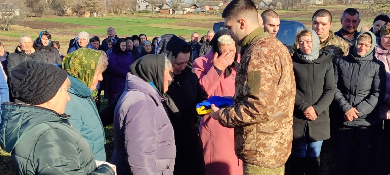 Загинув внаслідок удару FPV-дроном: волиняни попрощалися із загиблим Героєм Сергієм Семчуком