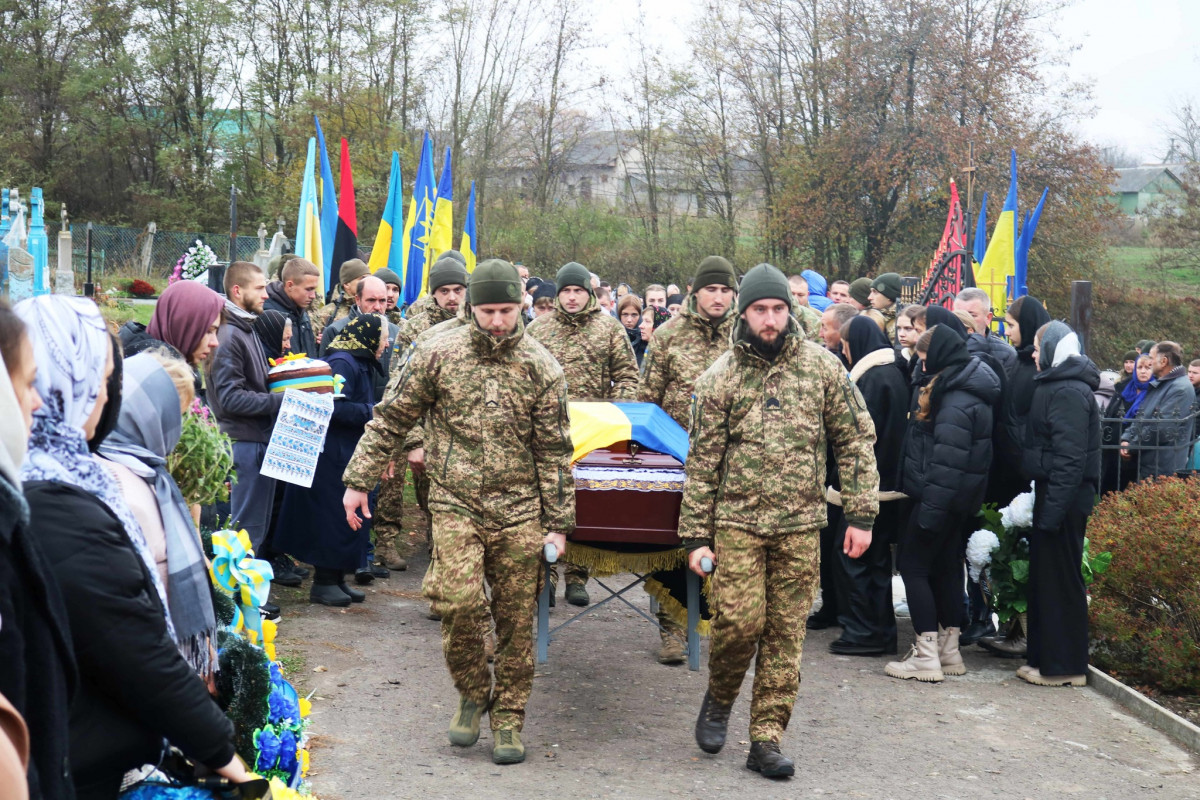 Війна забрала життя батька й сина: на Волині попрощалися з 22-річним спецпризначенцем Назаром Кравчуком