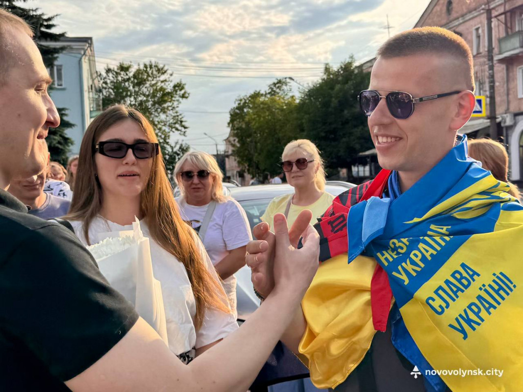 Волинь вітає Героя: Олег Карпюк повернувся додому у рідне місто після полону
