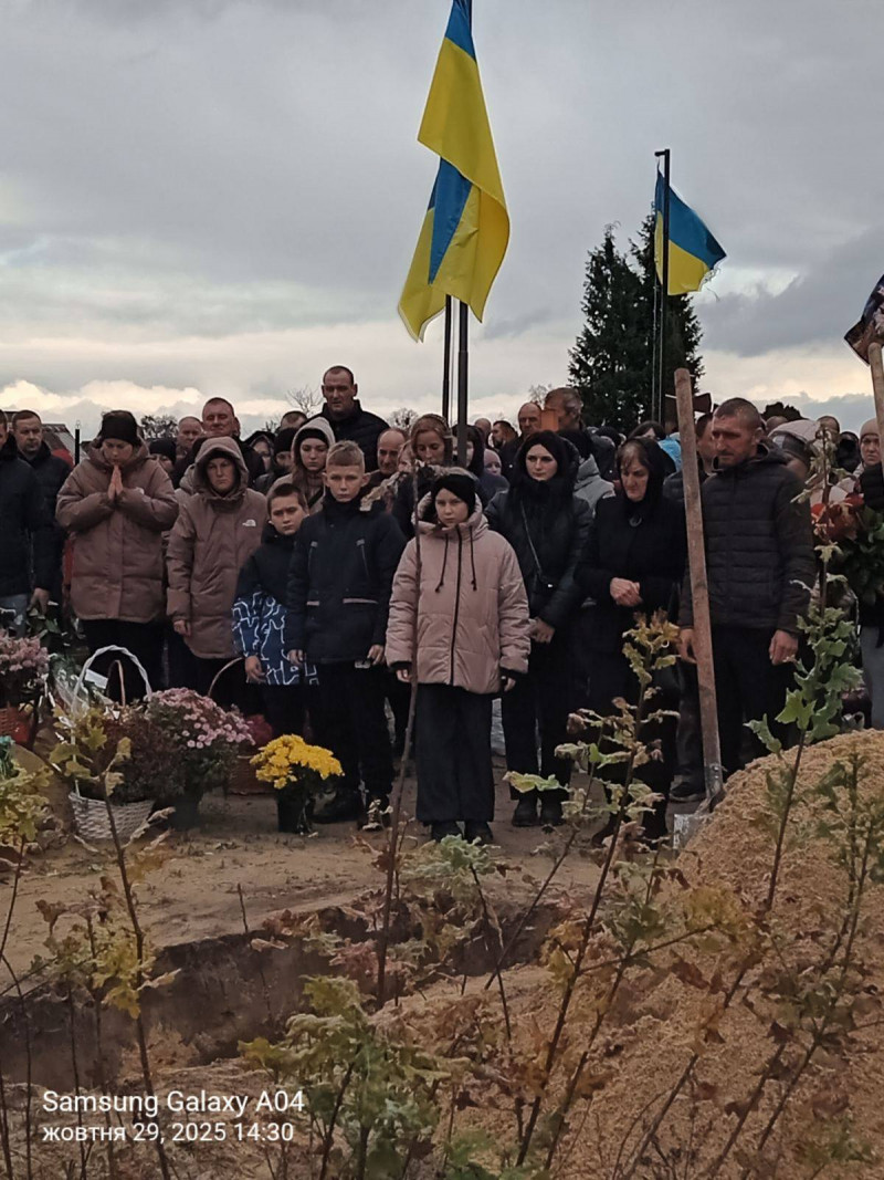 На Волині попрощалися із захисником Іваном Воронюком, який тривалий час вважався зниклим безвісти