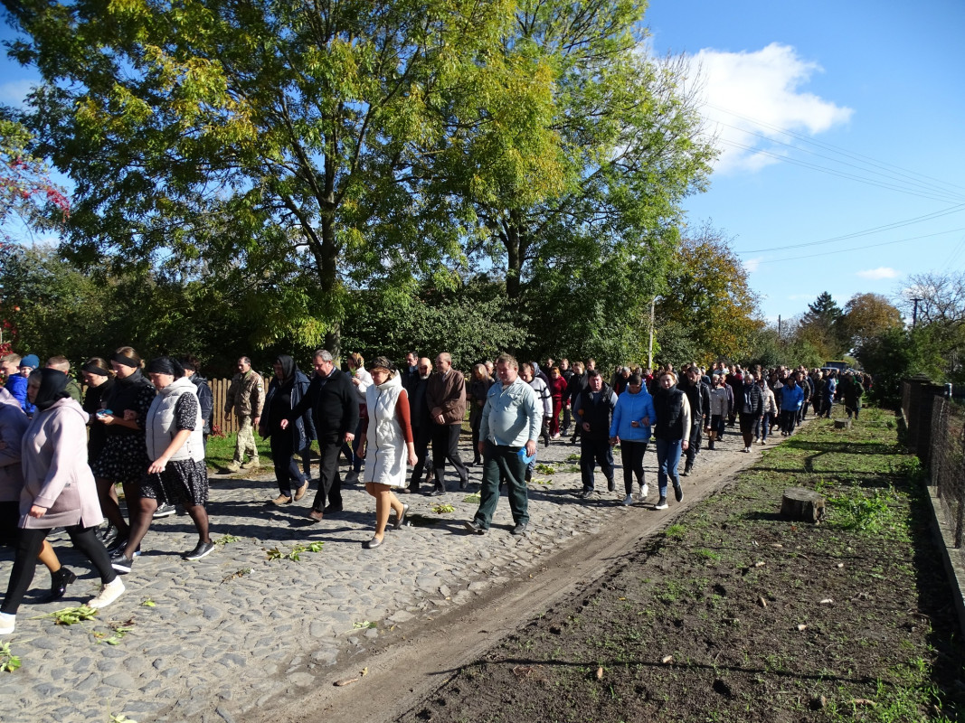 Волинь втратила ще одного воїна: в останню земну дорогу провели Героя Миколу Ковальчука