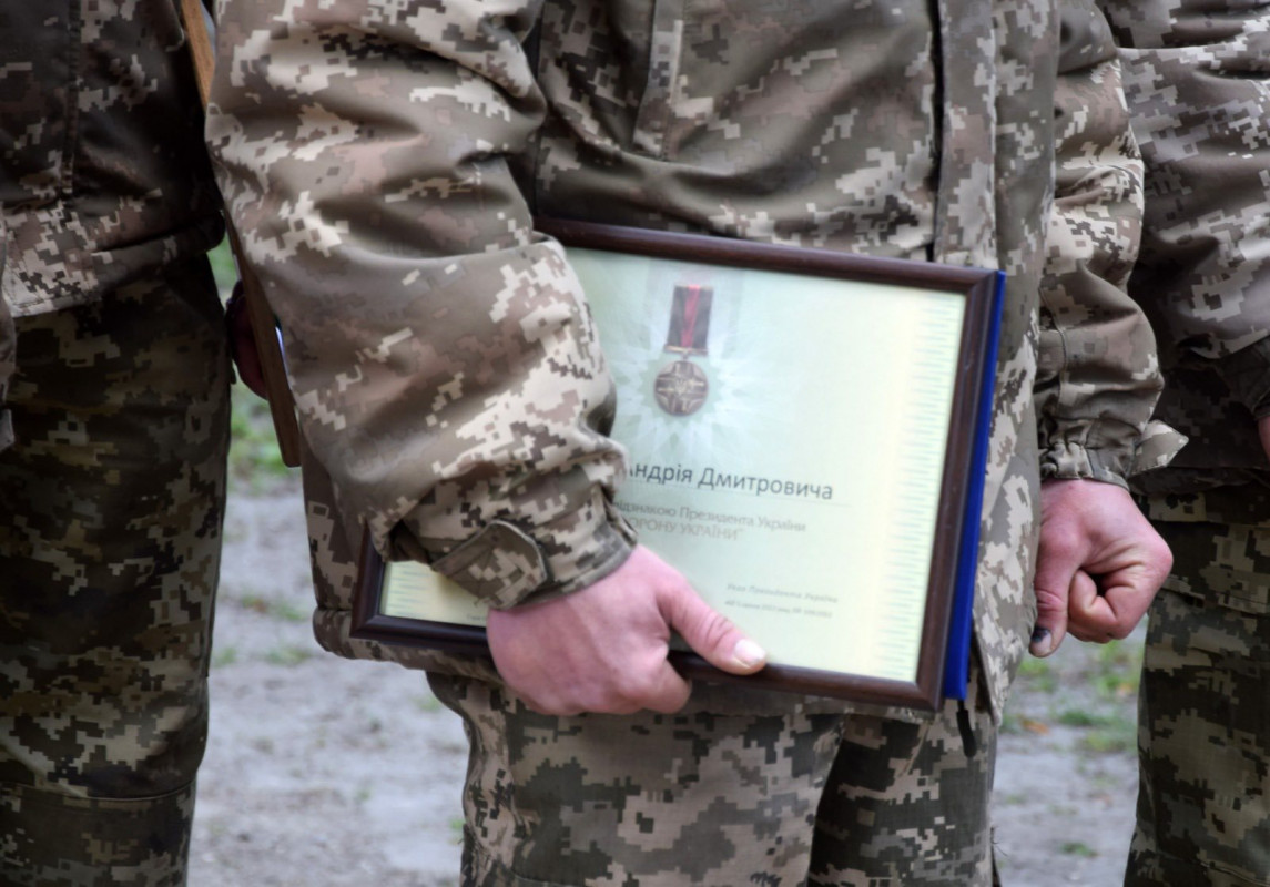 На Волині прикордонникам бойового підрозділу вручили нагороди та відкрили меморіал загиблим бійцям