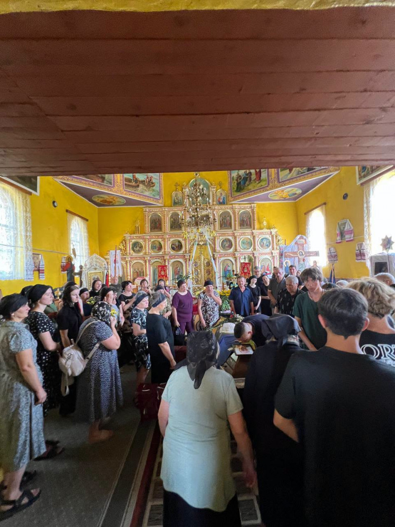 На Волині провели в останню путь полеглого 39-річного Героя Віталія Вороб'я