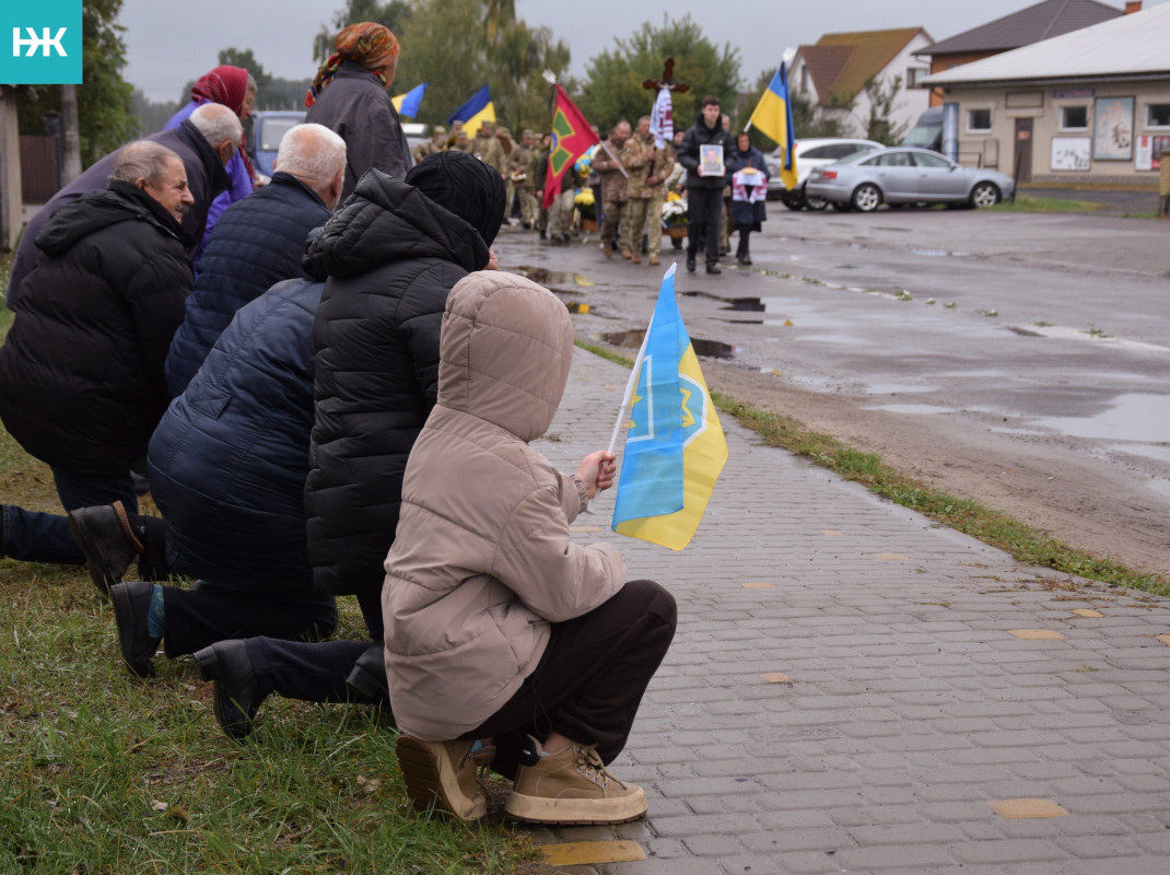 Повернувся «на щиті» після довгих місяців очікування: на Волині в останню дорогу провели Героя Володимира Губарика