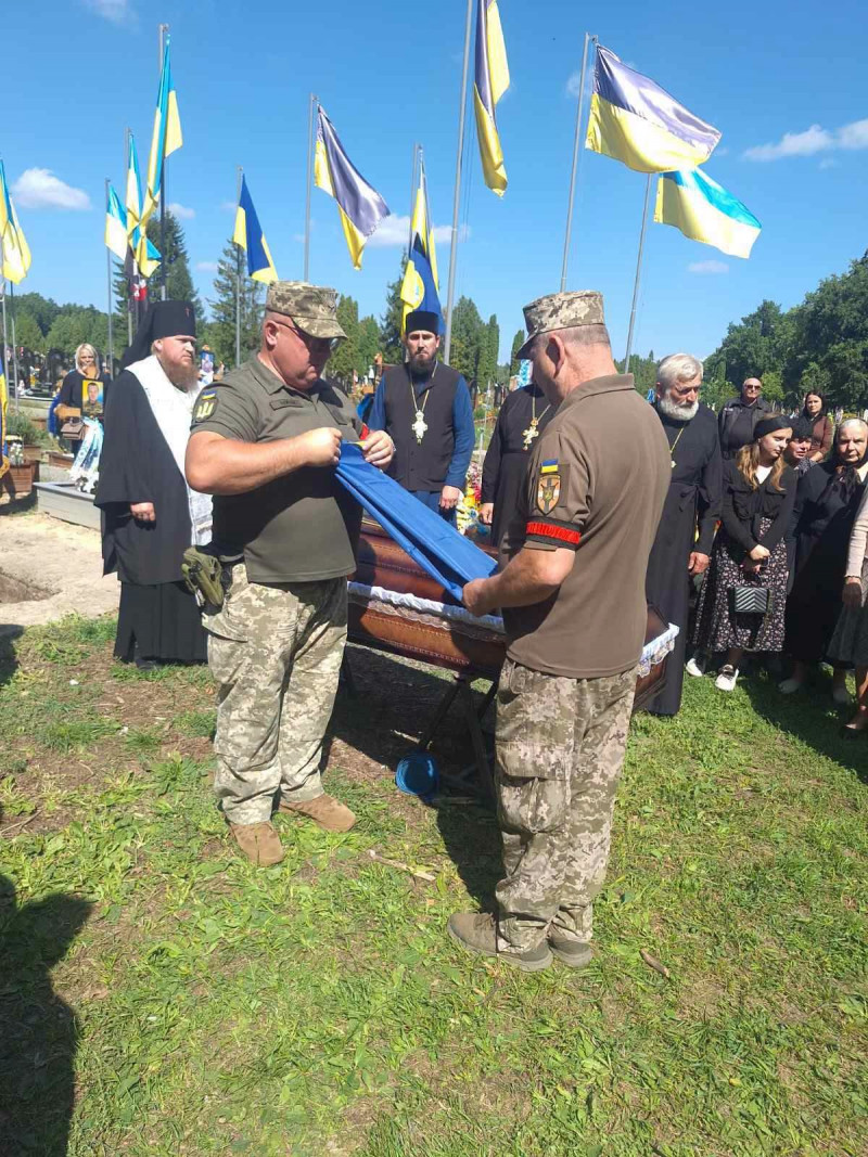 «Повернувся з-за кордону, щоб захищати Україну»: на Волині попрощалися з 27-річним Героєм Богданом Денисюком