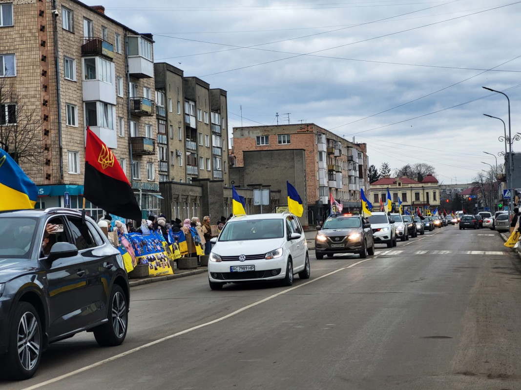 «Знайдіть та поверніть мені мого тата»: на Волині відбувся масштабний автопробіг на підтримку військовополонених