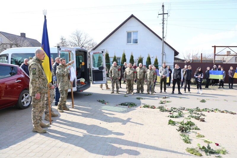 Навіки 53: біля Луцька попрощалися з Героєм Сергієм Гузем