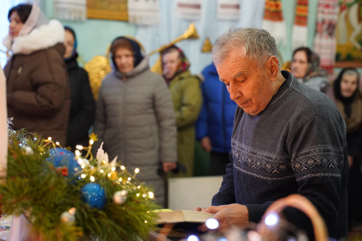 Владика Михаїл очолив празник Михайлівської парафії у Луцьку і нагородив духовенство та парафіян