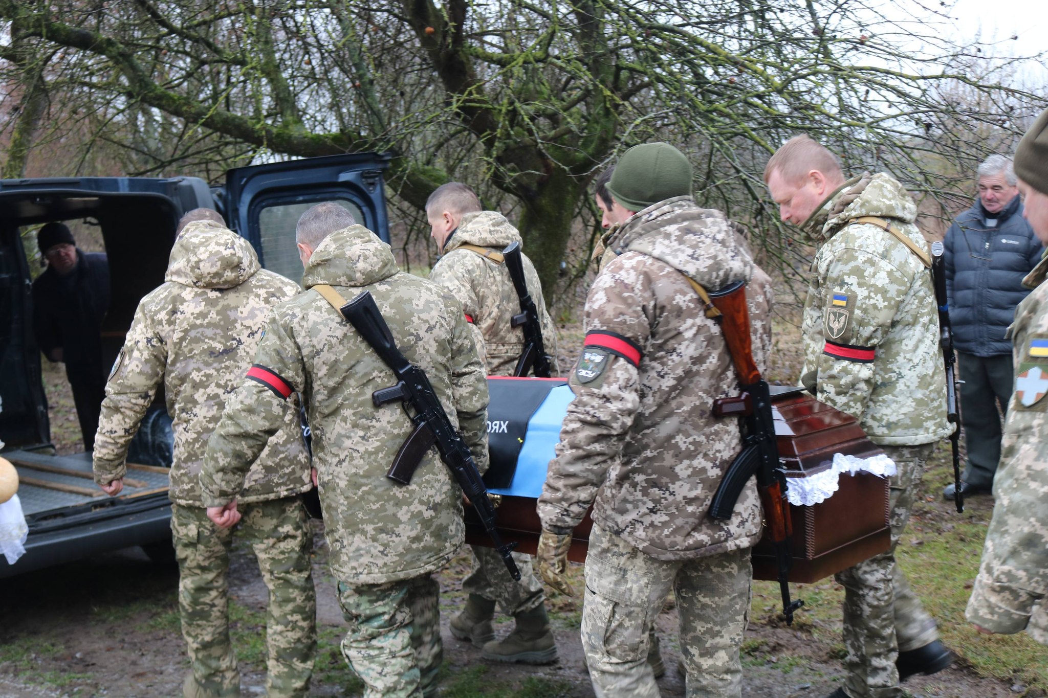Жалоба у світле свято Різдва Христового: на Волині поховали Героя Валерія Тутиніна