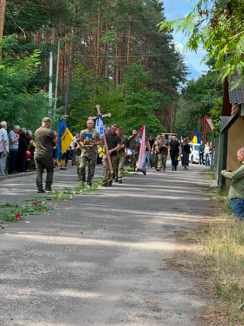 Мобілізували місяць тому: на Волині попрощалися із 40-річним захисником Дмитром Стасюком
