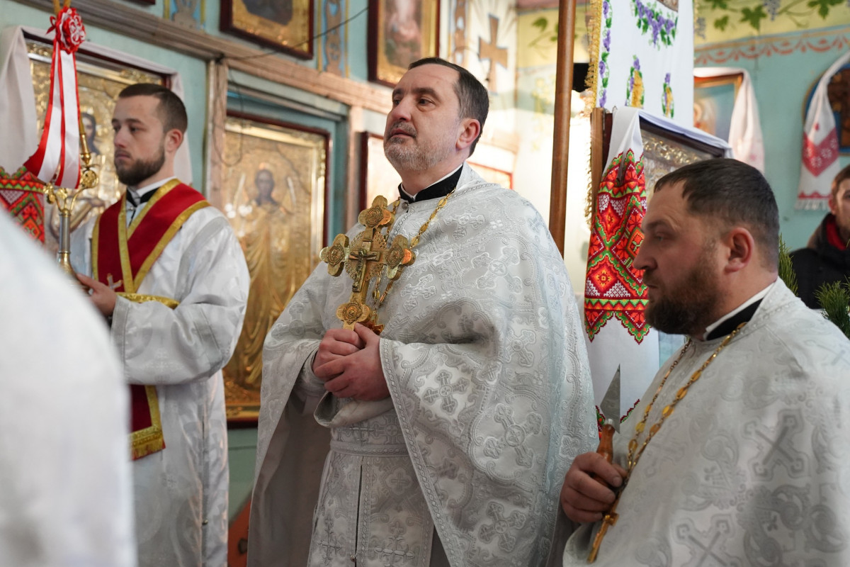 Владика Михаїл очолив празник Михайлівської парафії у Луцьку і нагородив духовенство та парафіян