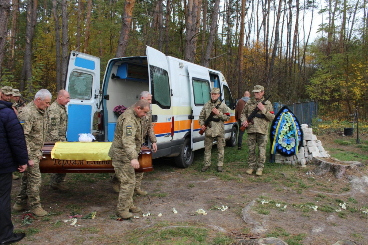 Маленький син ніколи більше не побачить тата: на Волині попрощалися з Героєм Миколою Мясковським