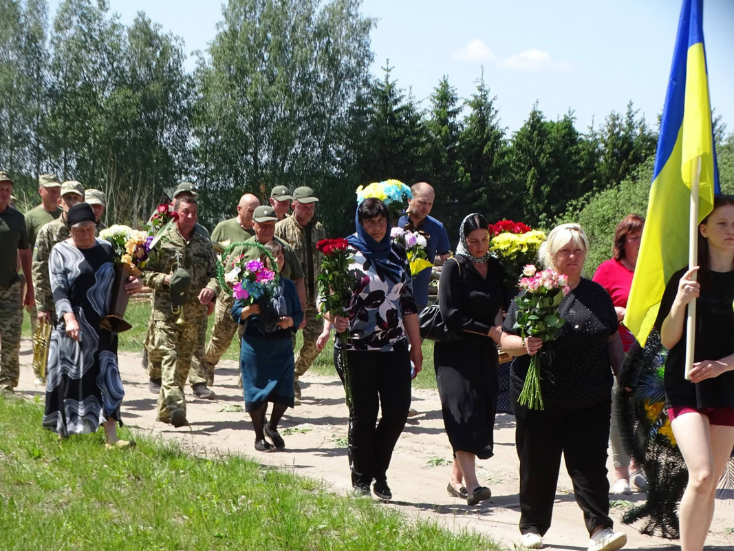 16 місяців вважався зниклим безвісти: на Волині попрощалися з Героєм Дмитром Лободюком