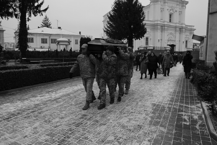 Загинув на Донеччині: у Луцьку попрощалися з Героєм Сергієм Лазарєвим