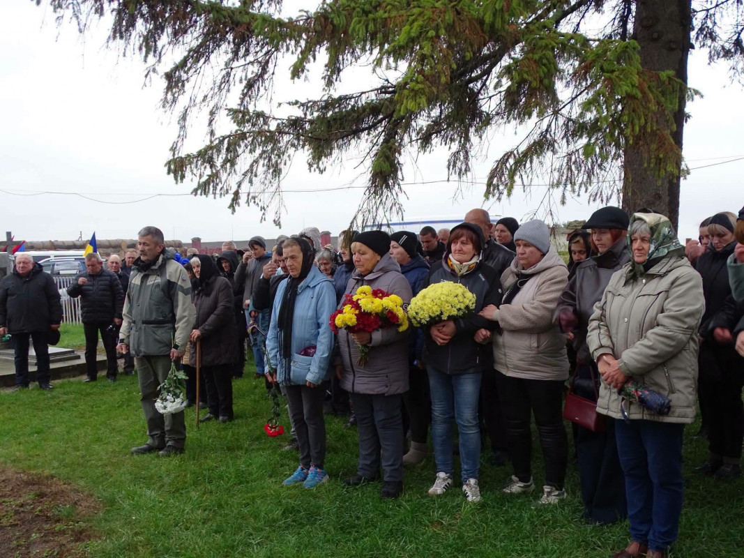 Серце раптово зупинилося у 29 років: на Волині провели в останню путь молодого захисника Владислава Косюка