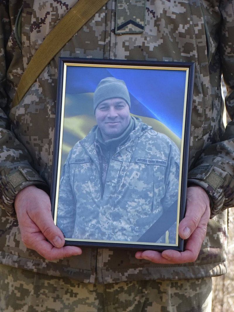 Після довгих місяців невідомості: на Волині провели в останню путь захисника Віталія Дудика