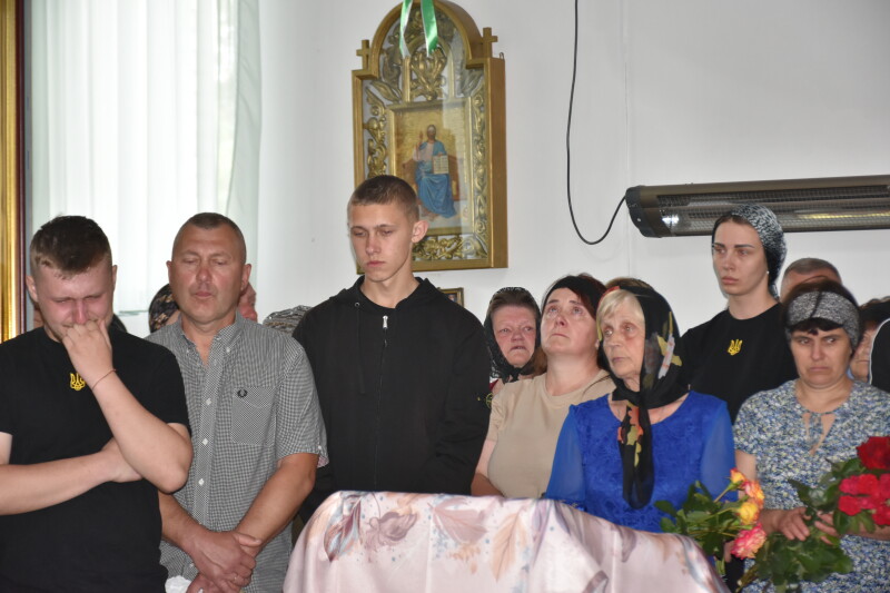 Навіки 42: у Луцькій громаді попрощалися з Героєм Віталієм Півчуком