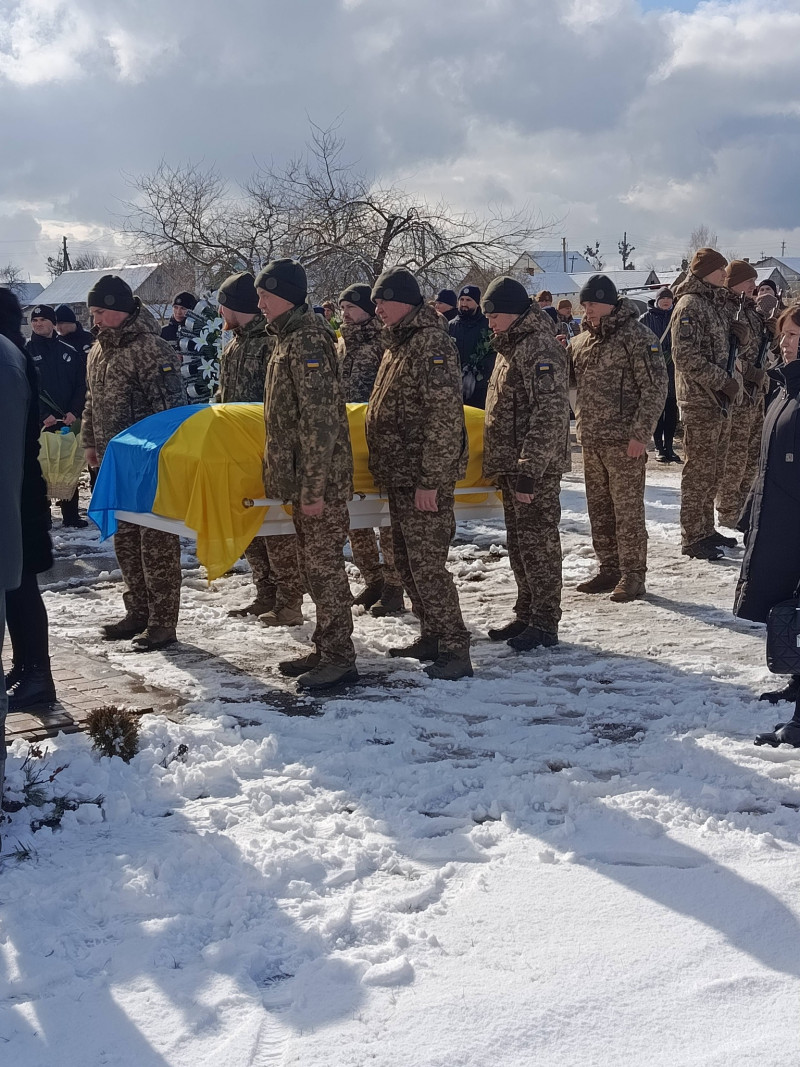 Назавжди 23: на Волині попрощалися з поліцейською Вікторією Шпилькою, яка загинула внаслідок теракту у Львові