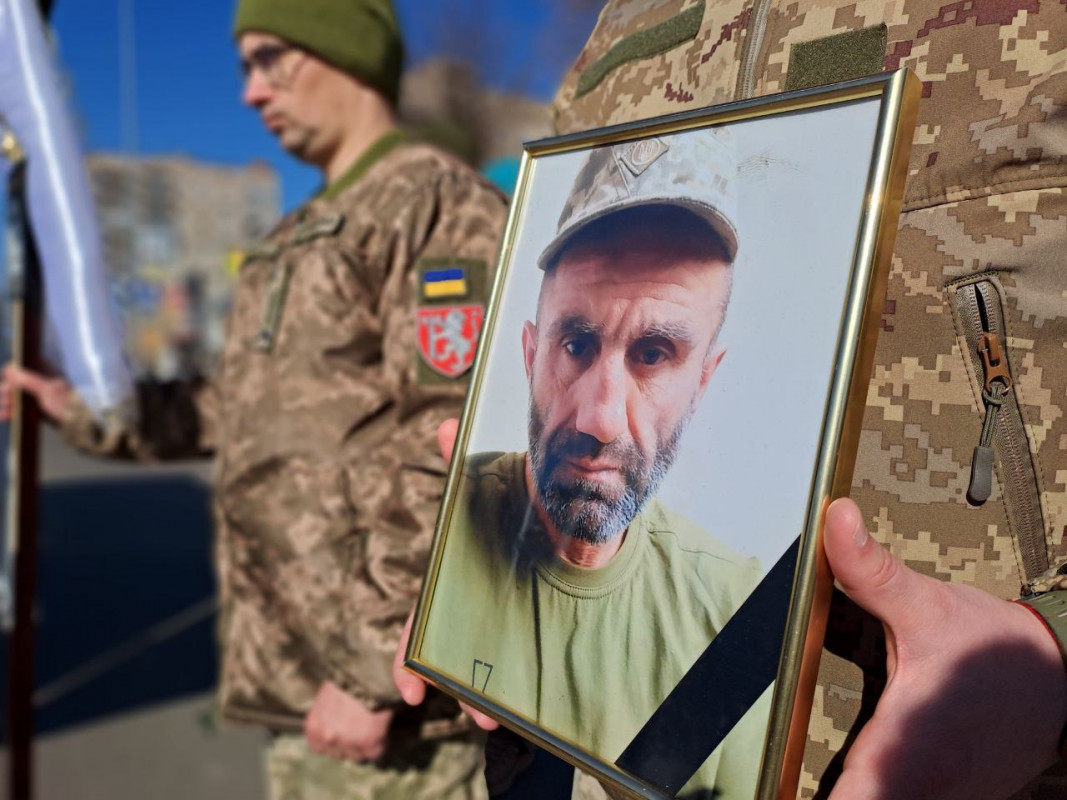 Мав приїхати у відпустку, а повернувся навіки «на щиті»: на Волині попрощалися з Героєм Олександром Маслом