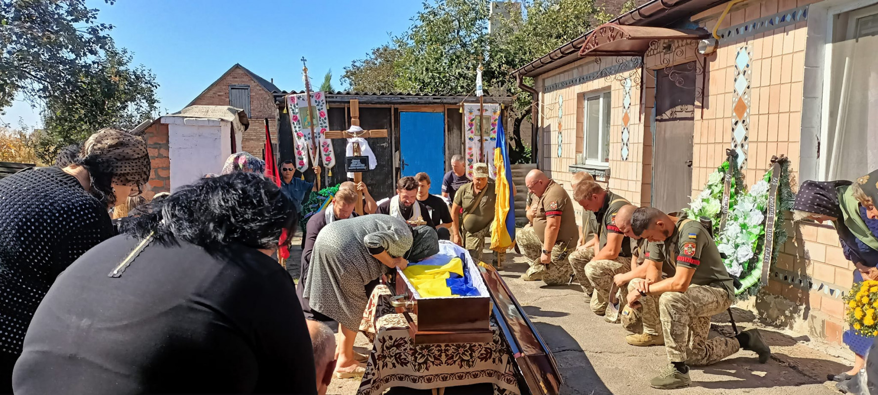 Добрий, спокійний, завжди готовий допомогти: волиняни попрощалися з Героєм Миколою Линником