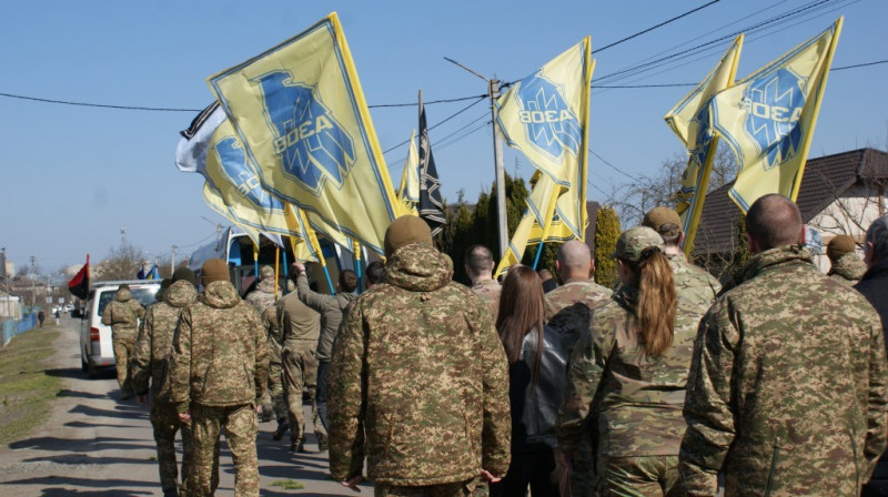 У громаді на Волині попрощалися із 23-річним розвідником «Азова» Назаром Поліщуком