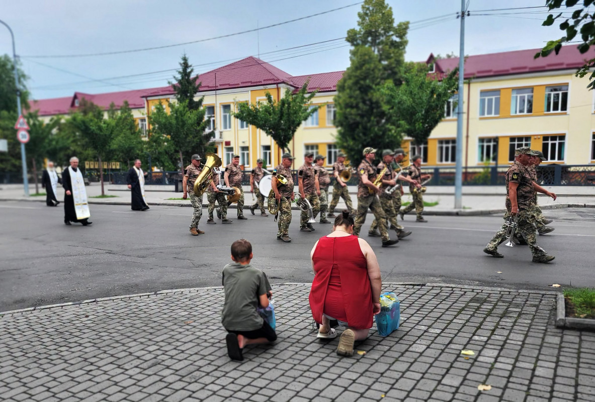 Життя обірвала війна за кілька місяців до 50-річчя: на Волині попрощалися із Героєм Віталієм Мартинюком